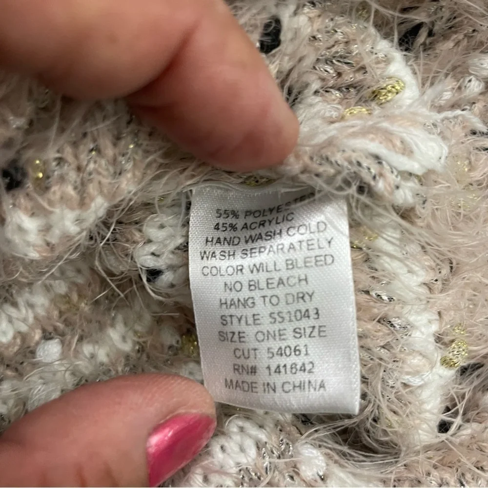 Fabrik Mystery Womans Sweater. Size O/S